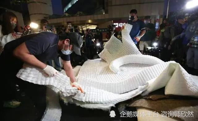 雷竞技官网 雷竞技RAYBET分手没法体面：汪小菲大S离婚恩怨200万床垫成笑点谁赢了？(图4)